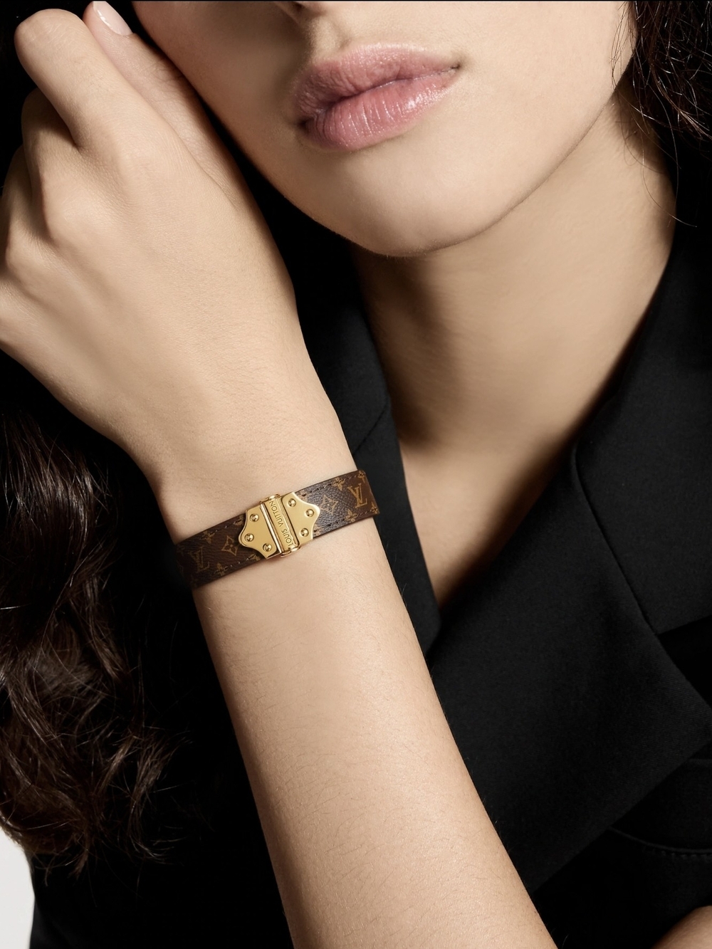 Louis Vuitton Nano Monogram "Spirit" Hinge Bracelet (Model M6689E) - Picture 2 of 10